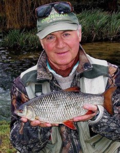 2lbs 5oz roach on worm